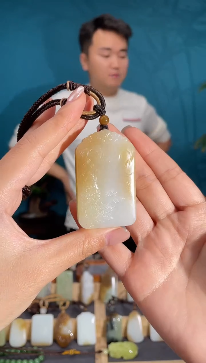 颈饰未镶嵌和田玉1