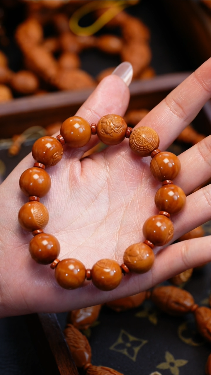 【闪购商品】橄榄核吊坠苏工橄榄核