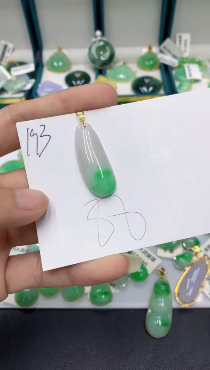 【闪购商品】翡翠颈饰18K金镶嵌翡翠