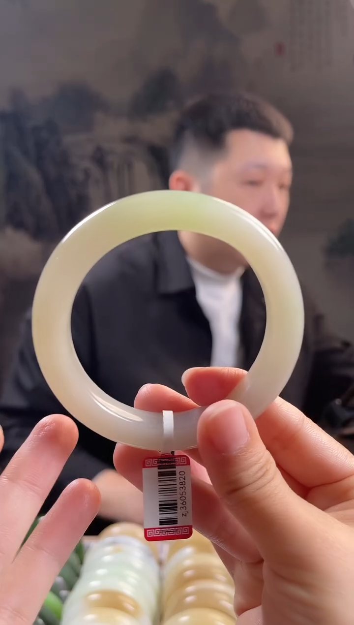 未镶嵌手镯和田玉59+圈口3820