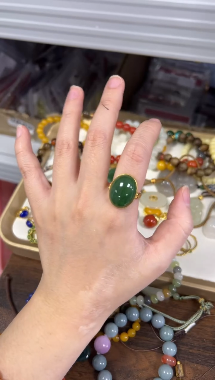 银S925镶嵌戒指和田玉孤品和田玉鸽子蛋碧玉银戒指[65]