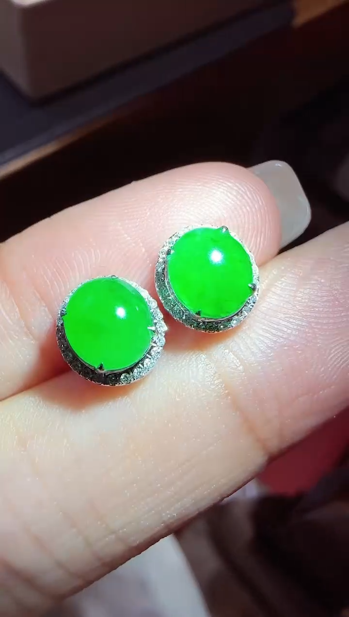 【闪购商品】翡翠耳饰18K金镶嵌蛋面