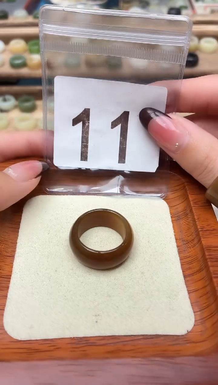 未镶嵌戒圈和田玉18号