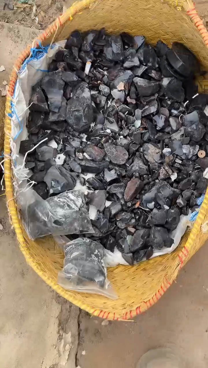 【闪购商品】水晶摆件未镶嵌hongwenshi800g