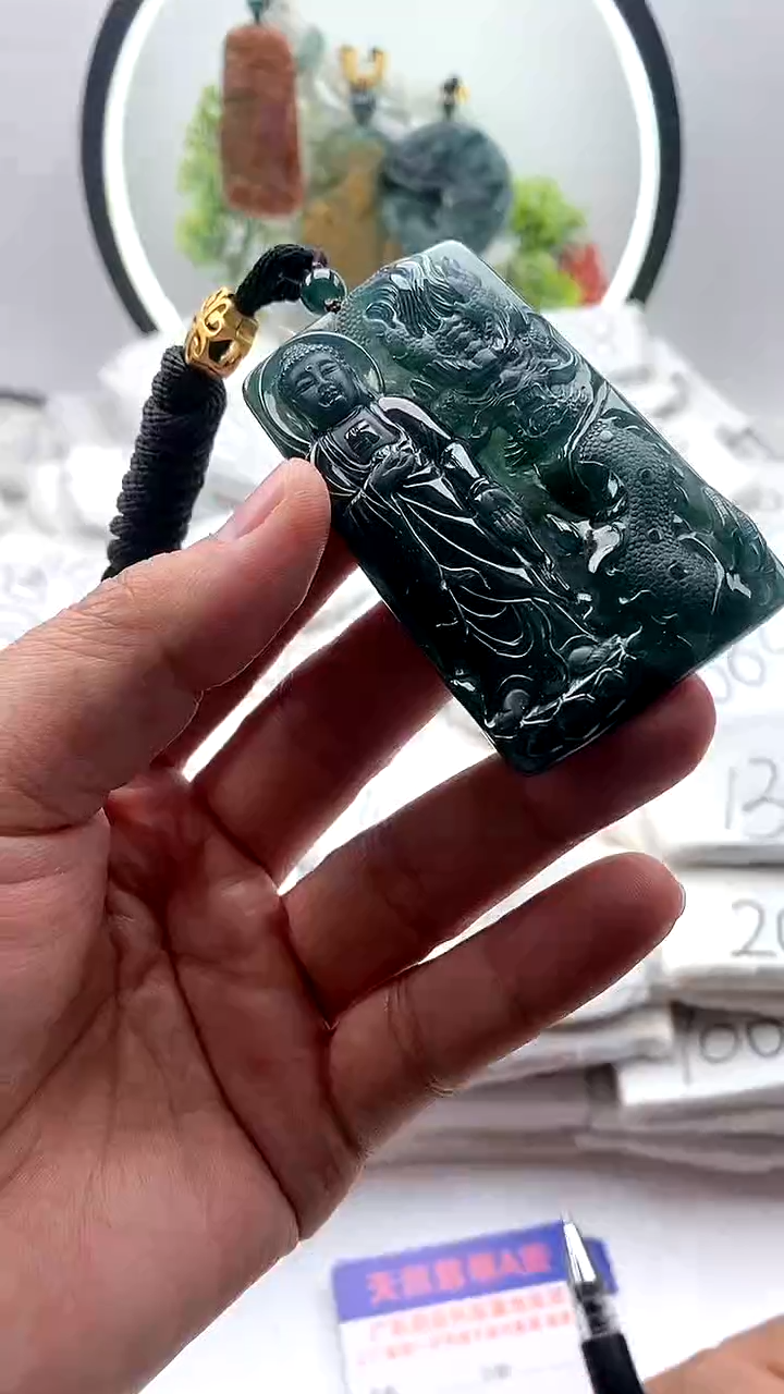 【闪购商品】翡翠颈饰未镶嵌阿弥陀佛