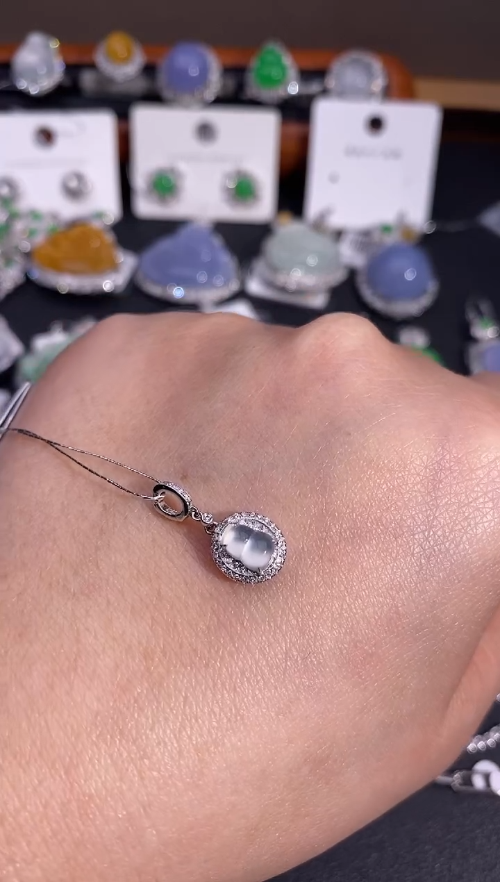 【闪购商品】翡翠颈饰18K金镶嵌吊坠