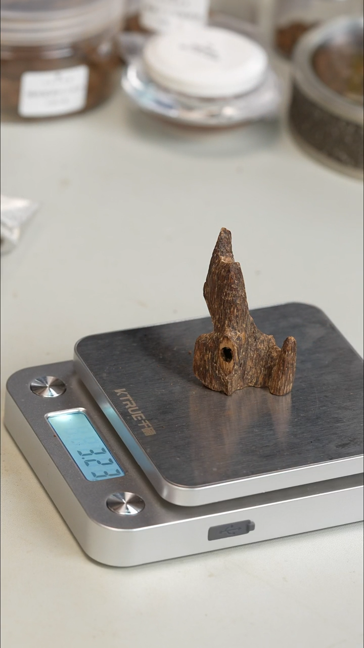 沉香沉香碎屑广东料  3.2g