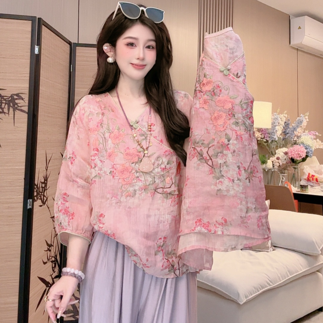 文艺复古圆领刺绣衬衫女2025夏季新款宽松优雅七分袖