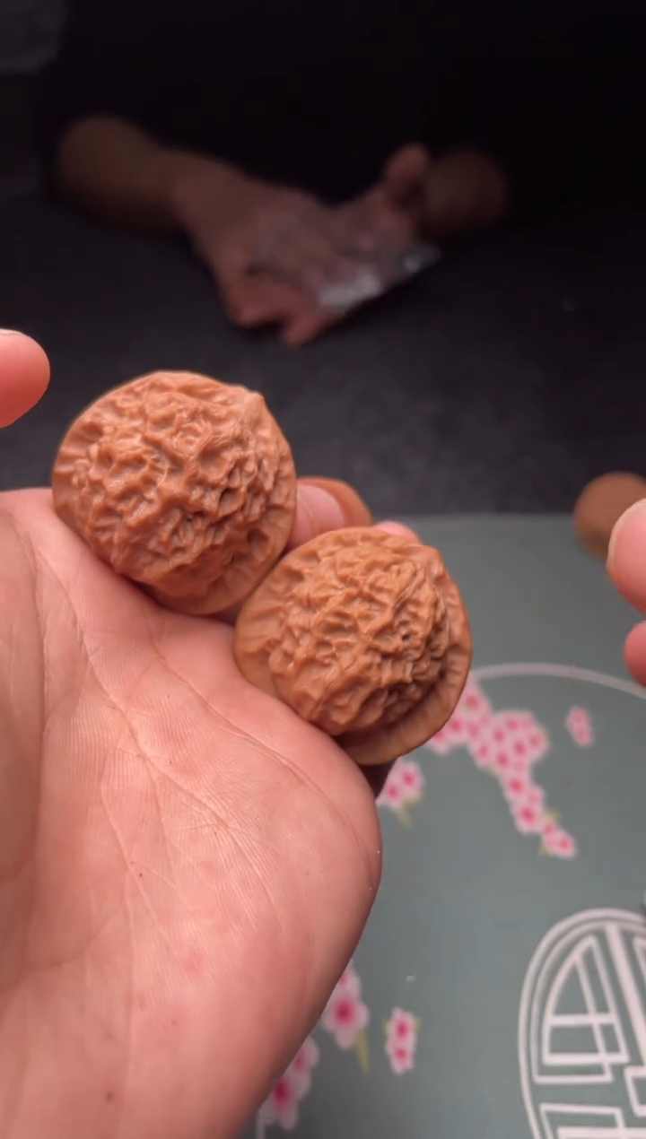 核桃a. 341  瓷娃娃 36尺