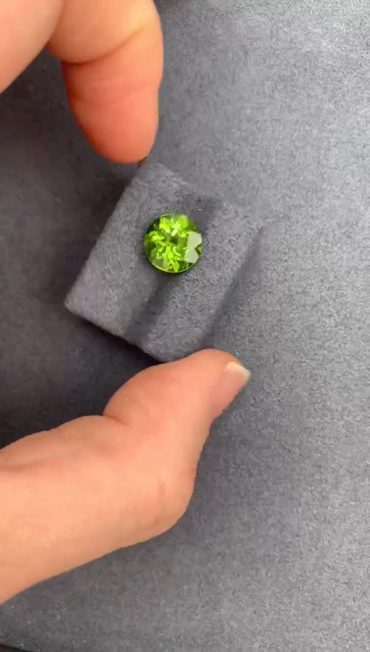 【闪购商品】橄榄石裸石未镶嵌4ct橄榄石