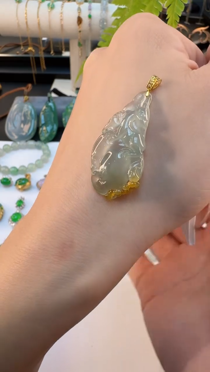 【闪购商品】翡翠颈饰18K金镶嵌缅甸翡翠A货吊坠