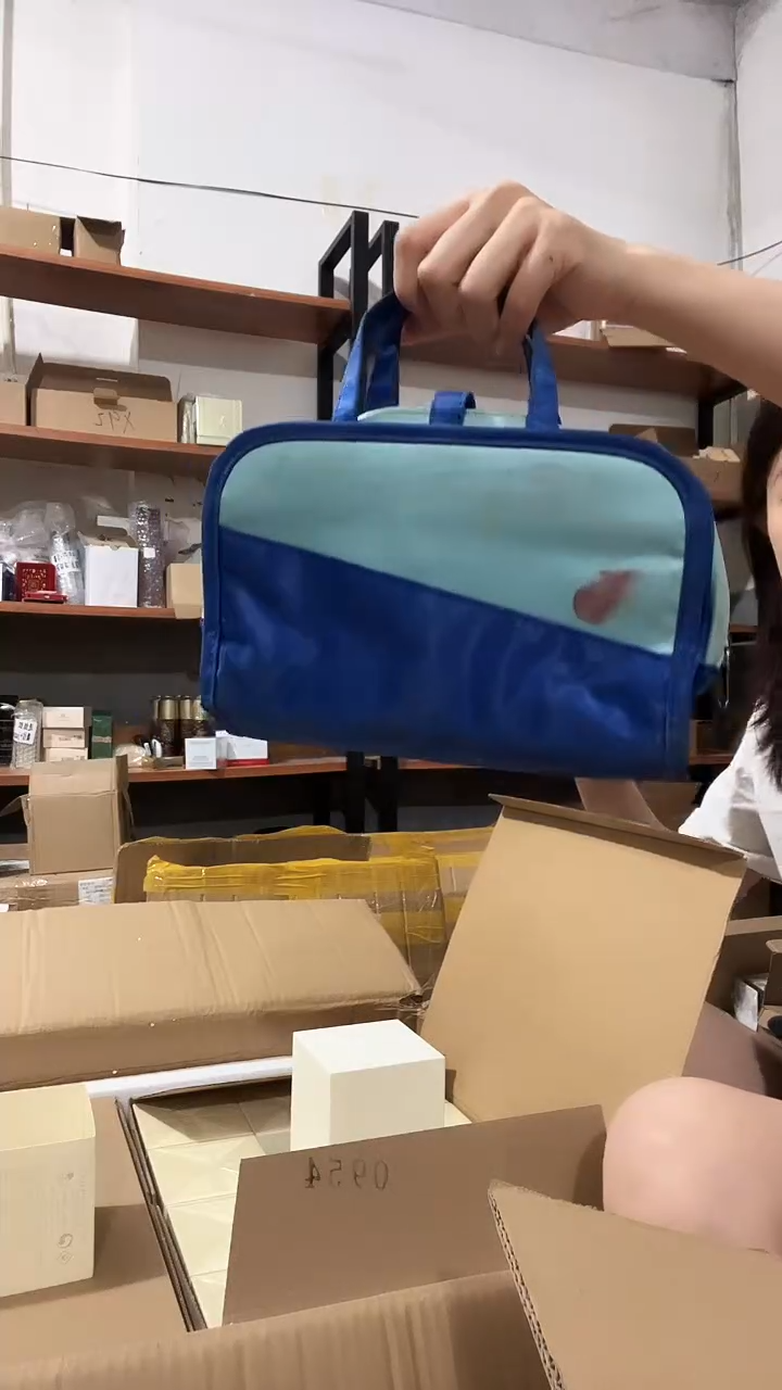 蚕丝B09苏州牡丹化妆包包容量超级大