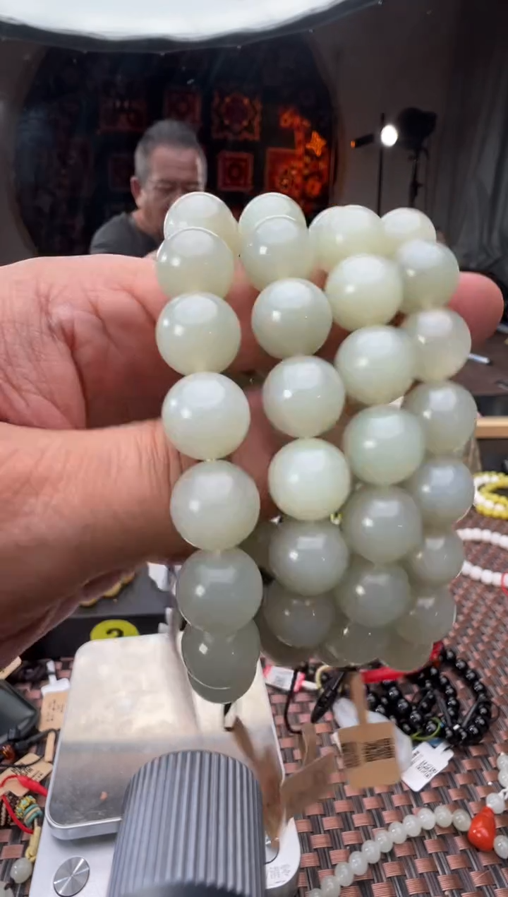 未镶嵌手串和田玉且末料近矿青白玉卡12手串（多样性发其一）