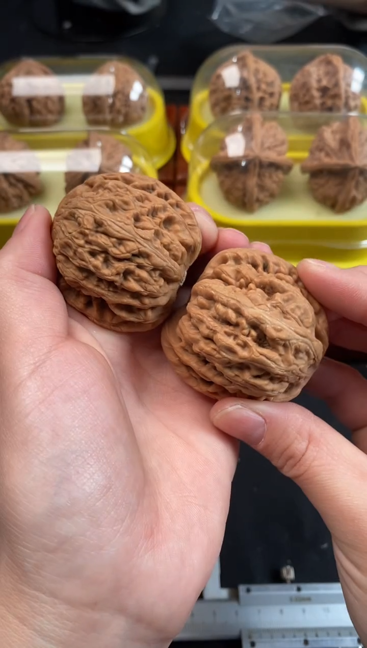 把件文玩核桃红锦鲤42尺Q183