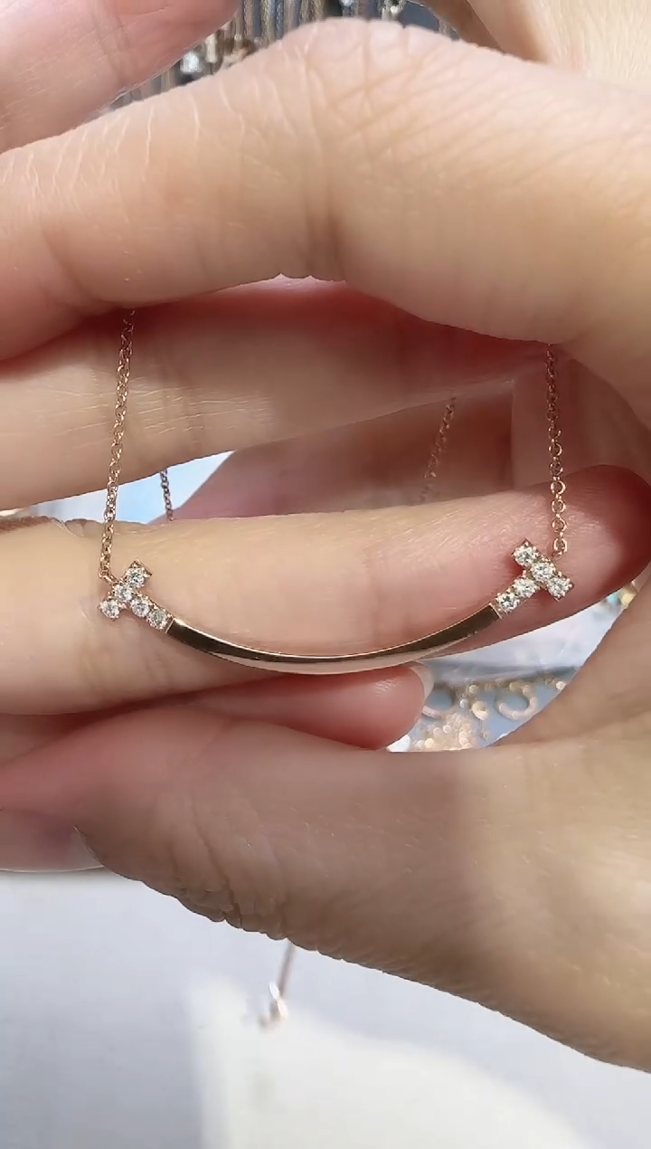 【闪购商品】天然钻石项链18K金镶嵌多样性发货发其一