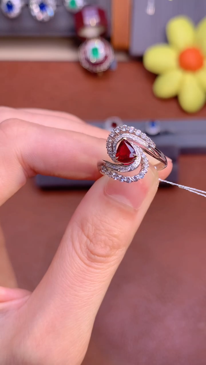 【闪购商品】红宝石戒指18K金镶嵌0.68CT   无烧