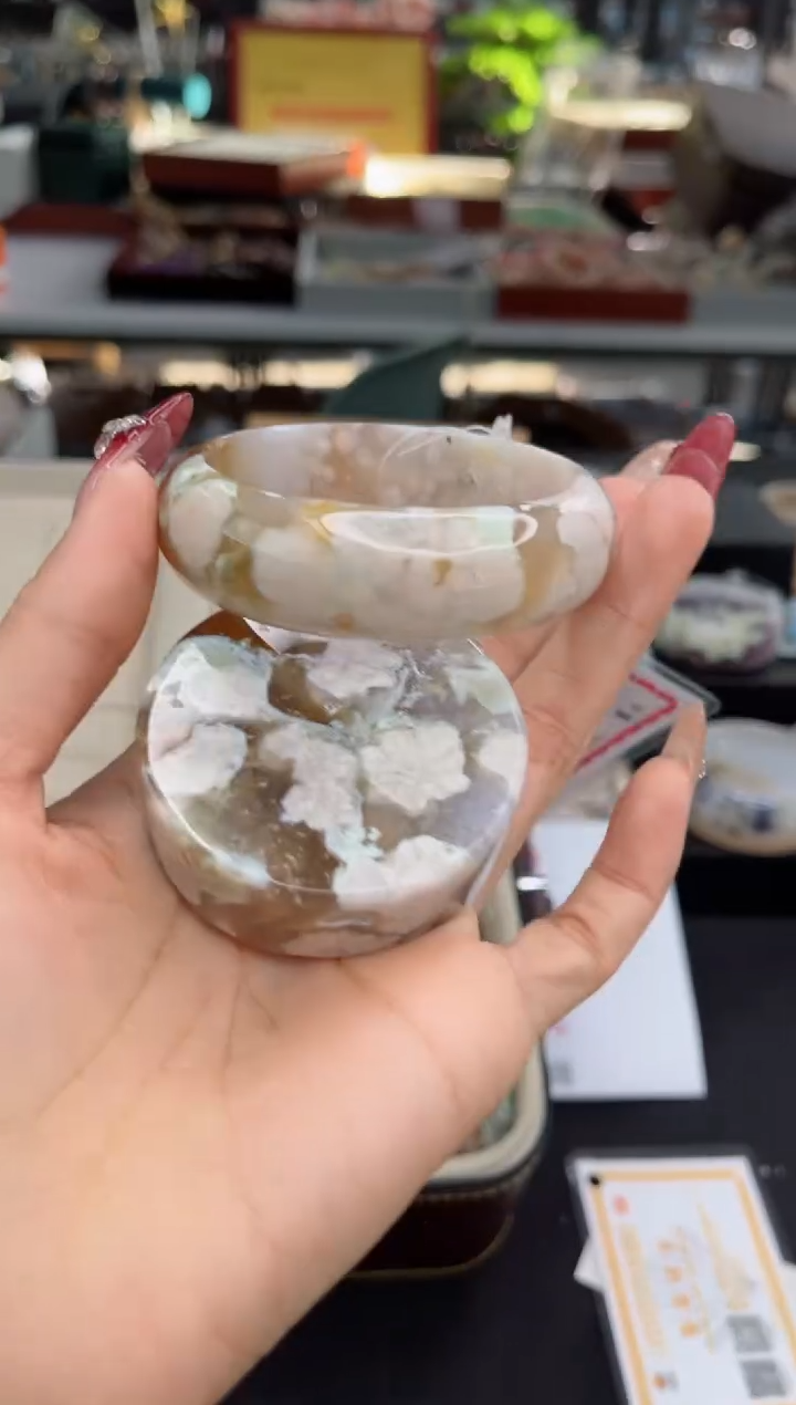 【闪购商品】石英质玉手镯未镶嵌54圈口（赠品镯心）3571056