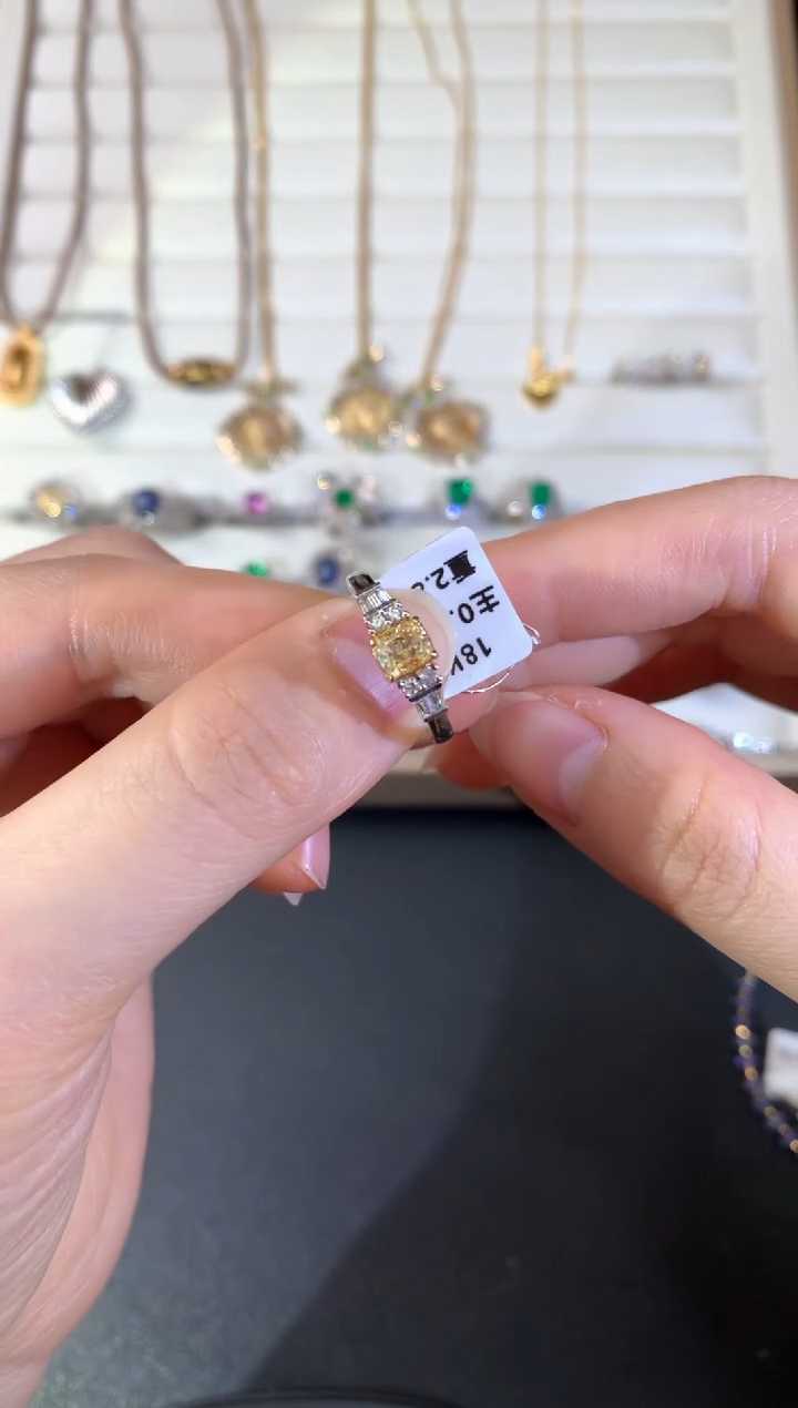 【闪购商品】钻石戒指18K金镶嵌S295|5980