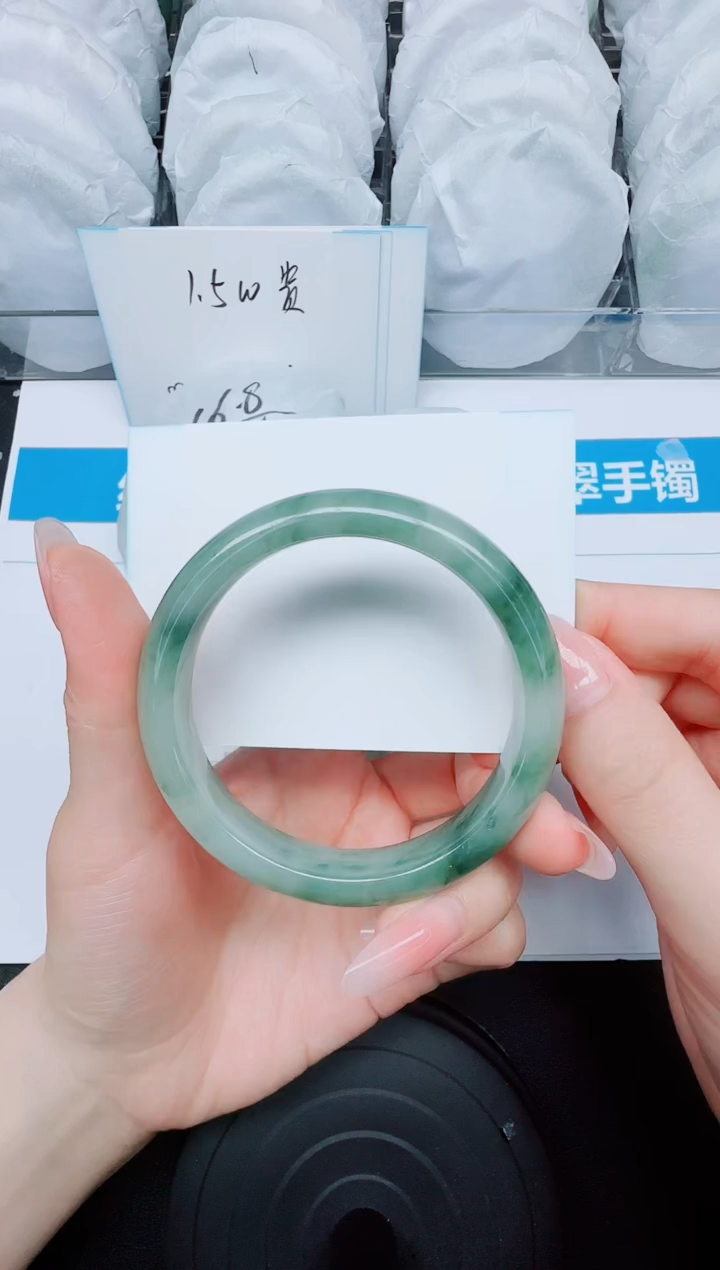 石英质玉手镯未镶嵌104/60.4