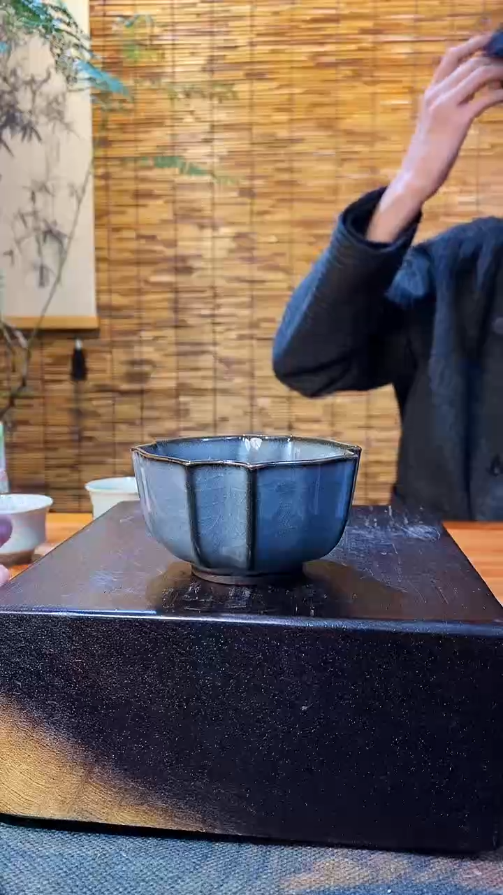  【山隐青瓷】龙窑柴烧杯子 四方葵口 粉青铁胎   40-50CC