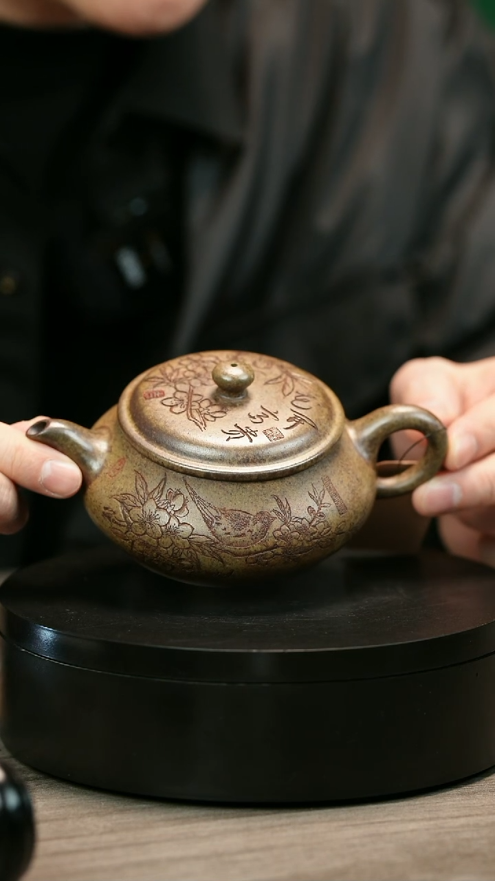 茶壶紫砂搬****。H1917李琴柴烧刻绘明炉