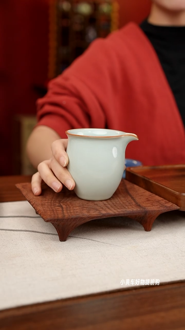 【闪购商品】摆件小师妹-钧瓷-信任