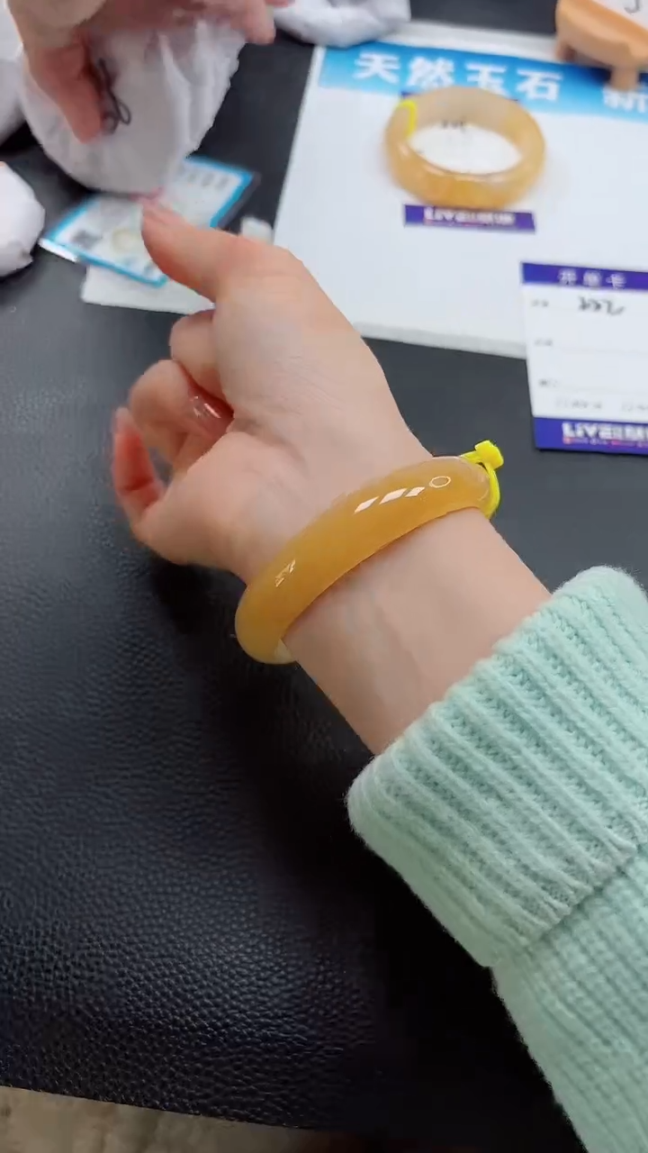 【闪购商品】石英质玉手镯未镶嵌222