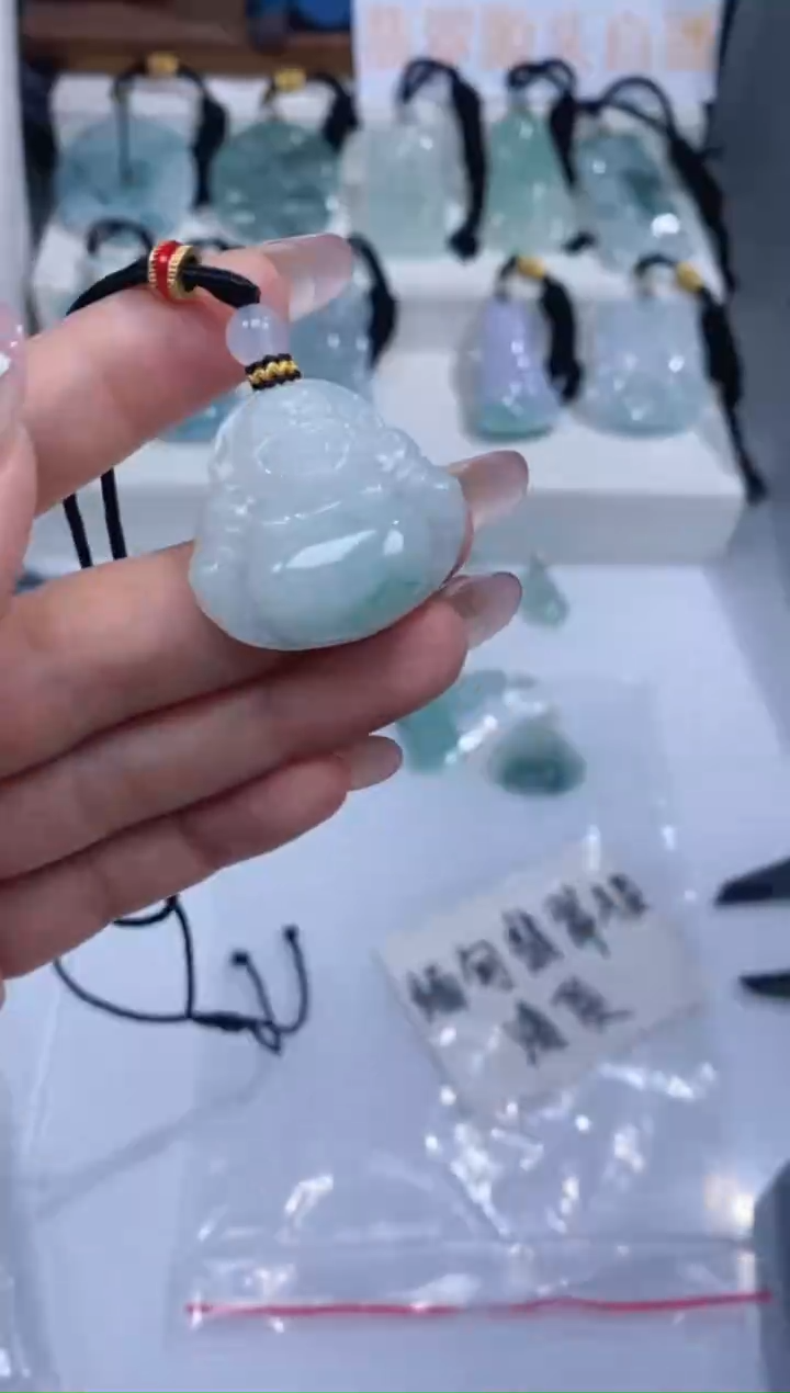 颈饰未镶嵌翡翠吊坠