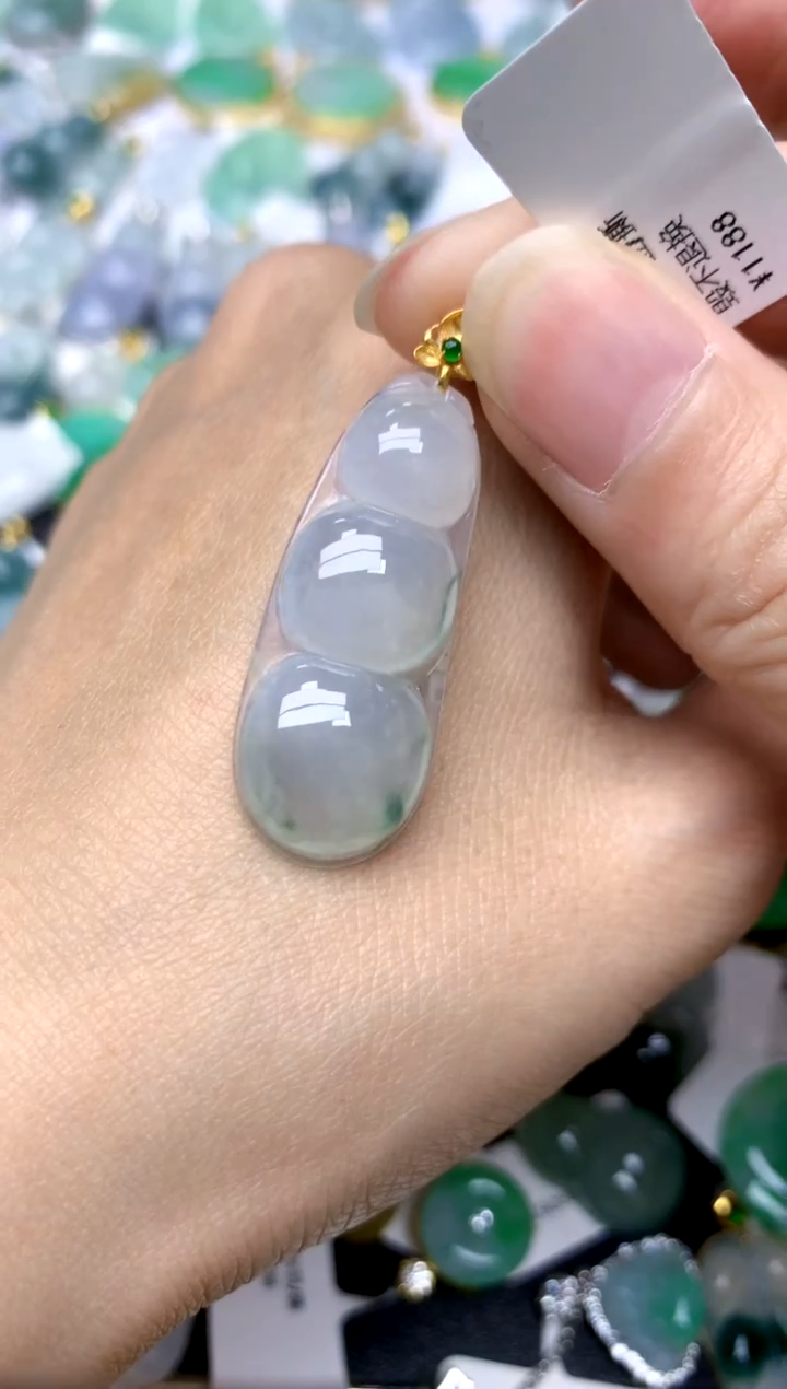 颈饰18K金镶嵌翡翠天然A货翡翠