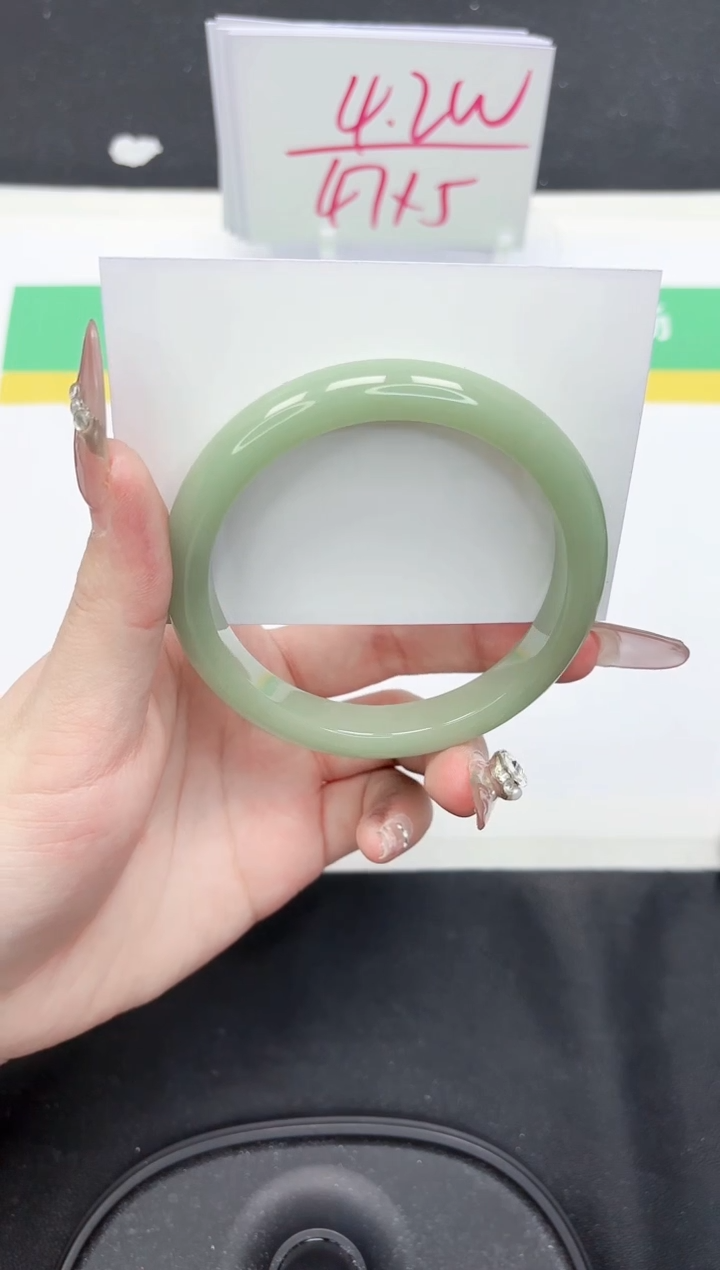 【闪购商品】石英质玉手镯未镶嵌162-62.1