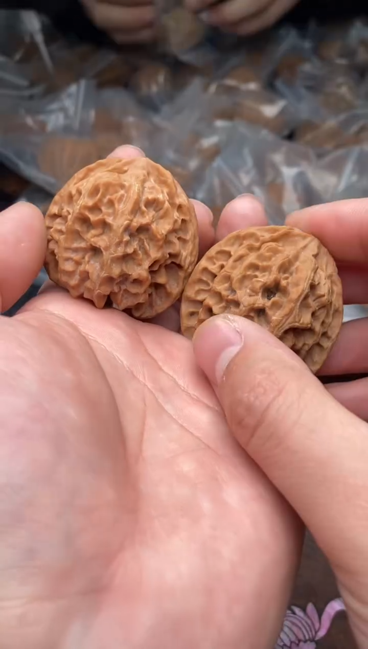 【闪购商品】文玩核桃把件G31号40尺苹果