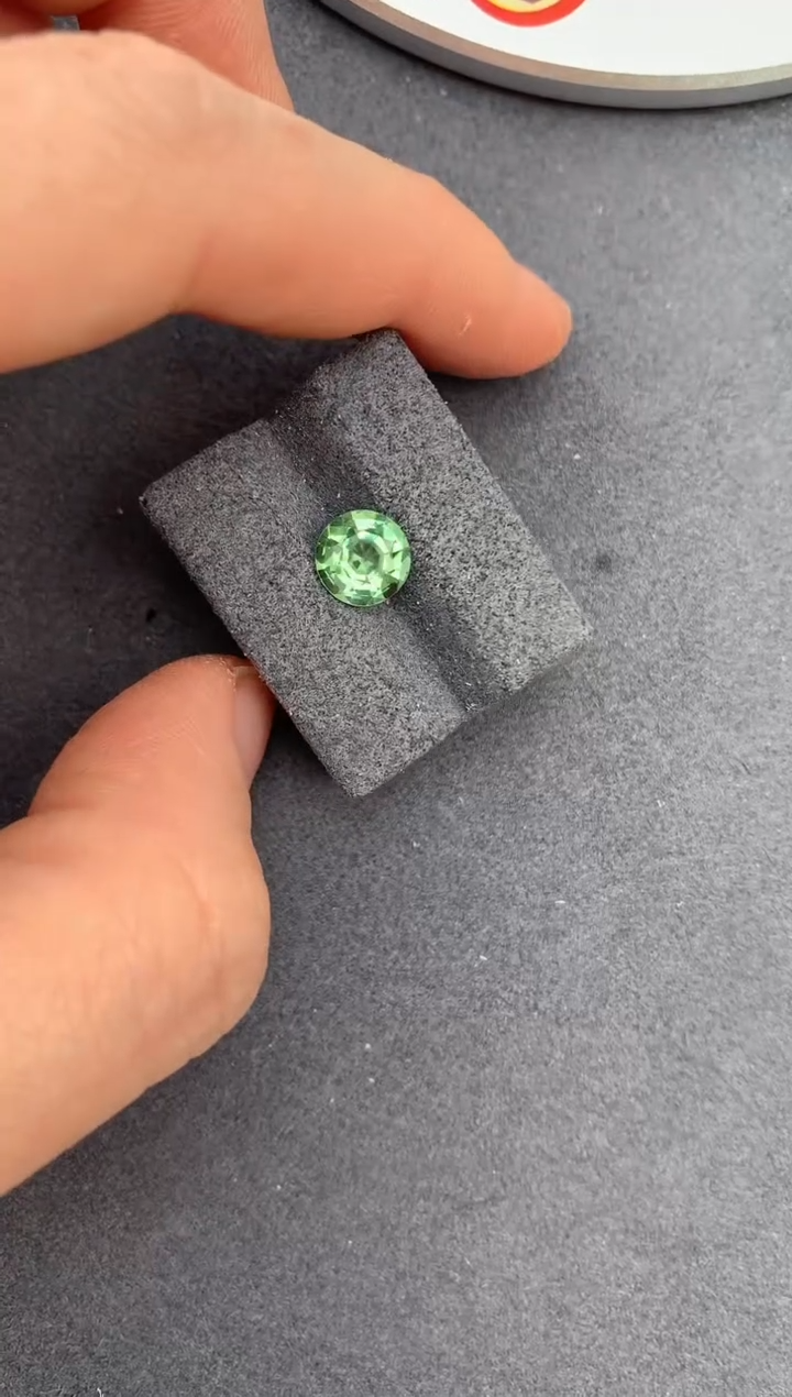 【闪购商品】碧玺裸石未镶嵌1.4ct绿碧玺