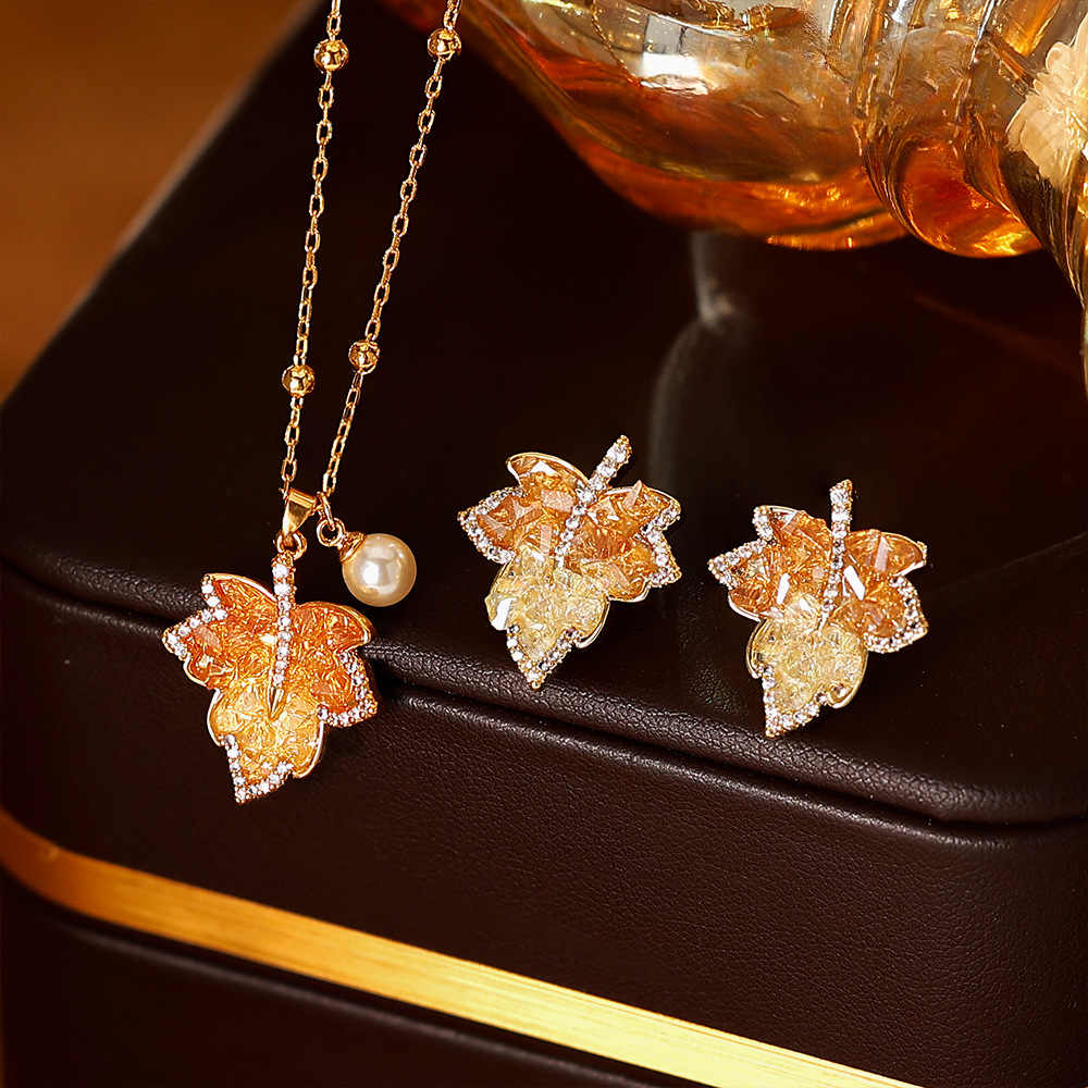 铜合金锆石耳饰 渐变枫叶黄水 晶耳饰轻奢高级感气质枫叶首饰套装