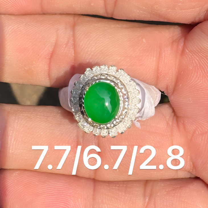 0202(小哪吒在源头)冰种翡翠木那阳绿戒面干净肉细杠味荧光足M130