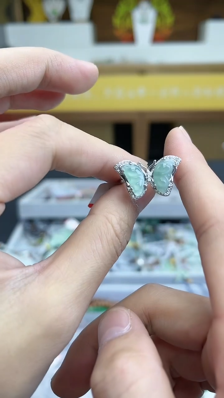颈饰未镶嵌翡翠翡翠蝴蝶戒指