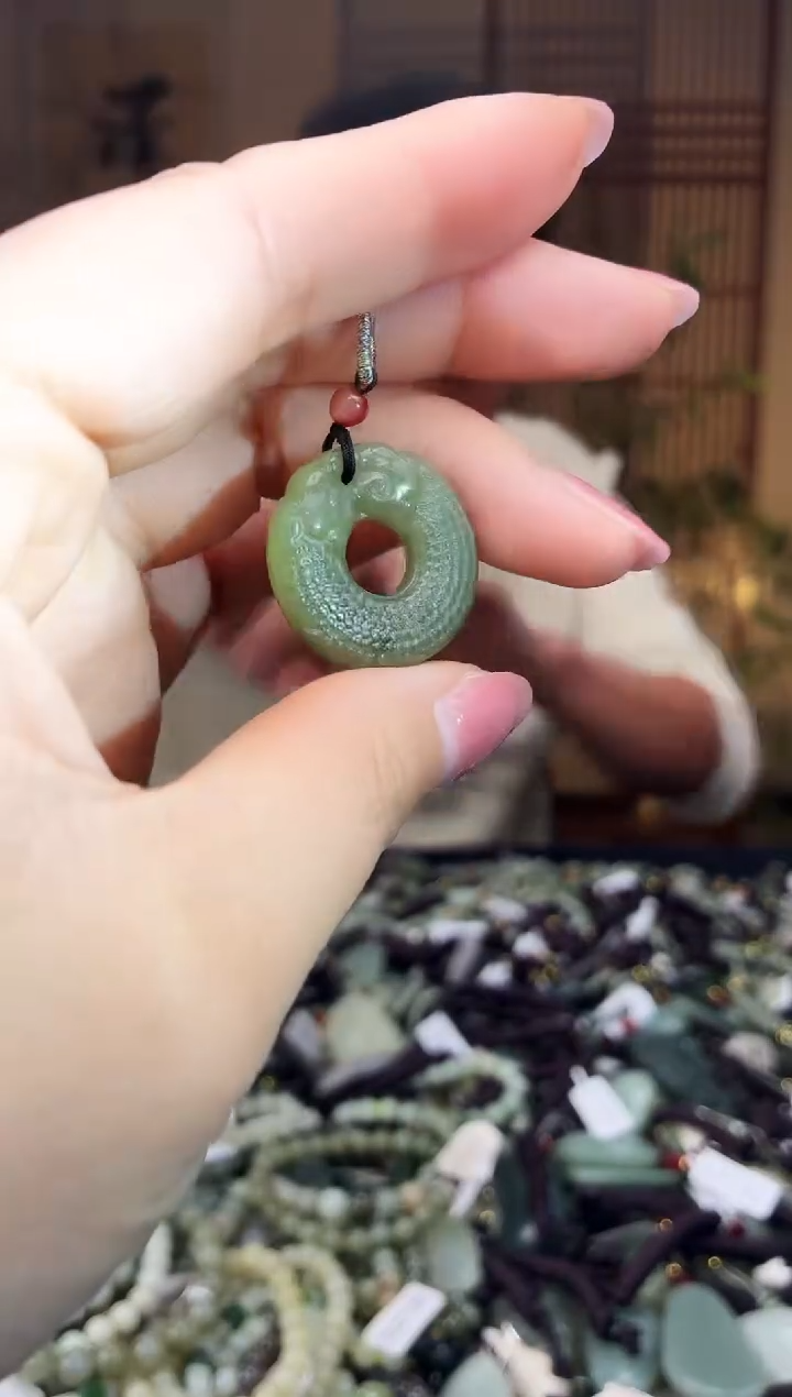 颈饰未镶嵌和田玉多样性发货，拍一发一