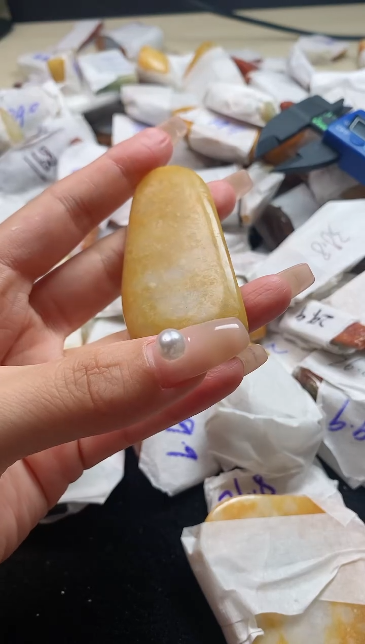 翡翠裸石翡翠挂件裸石