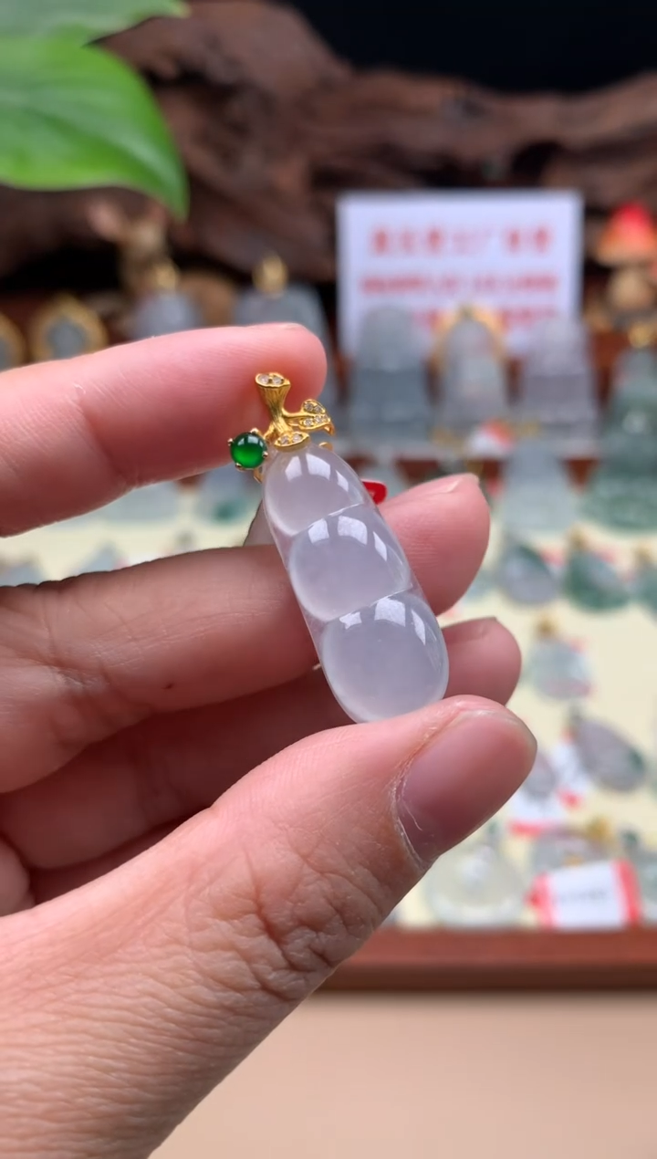 【闪购商品】翡翠颈饰18K金镶嵌豆子