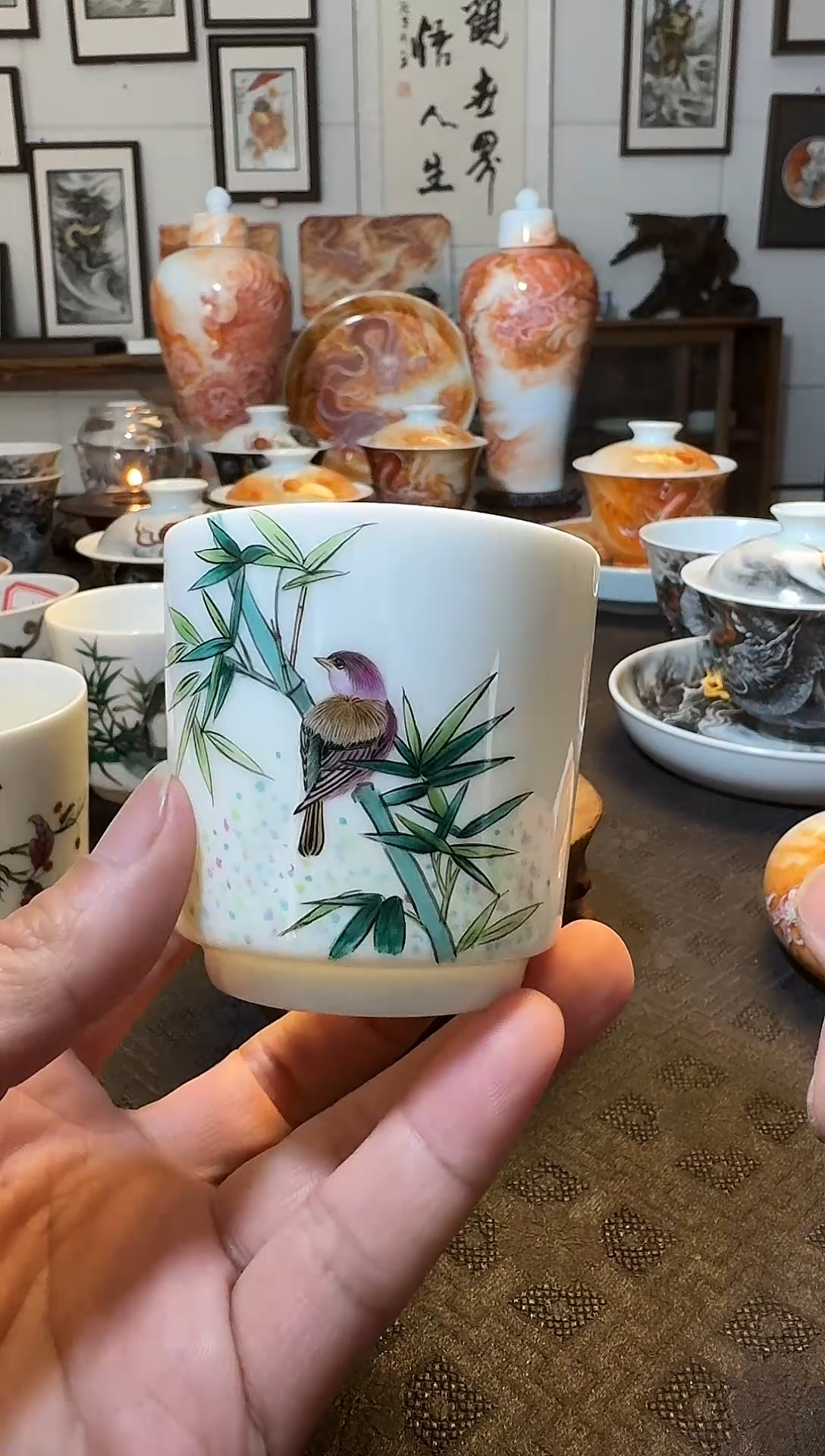 花鸟直口杯1个主人被