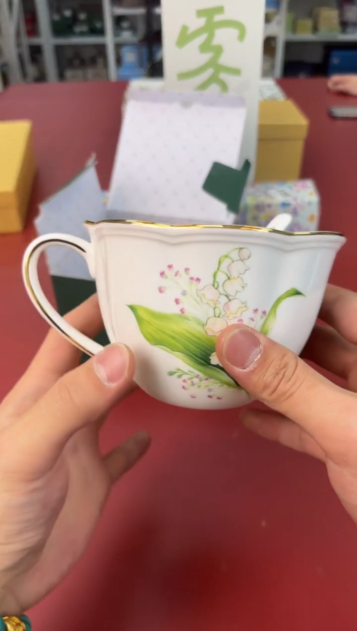 【闪购商品】瓷片新号开播全场漏@@H1926