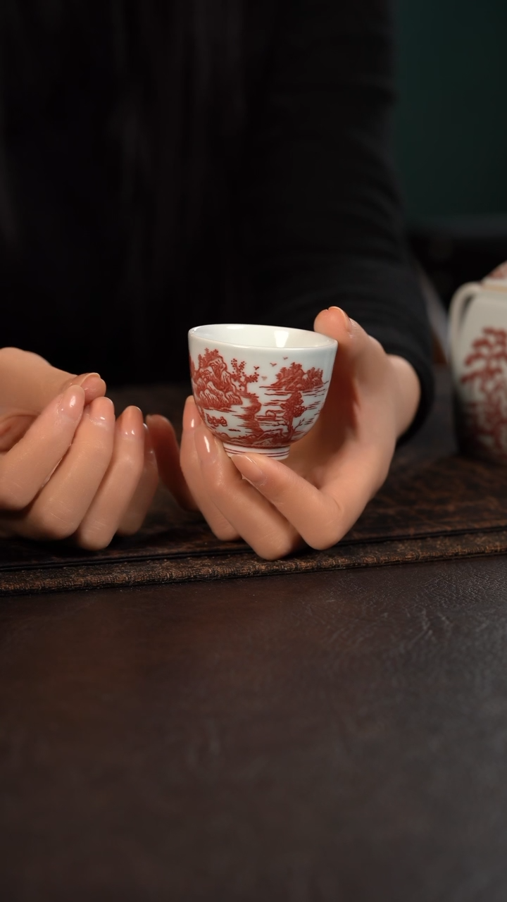 【闪购商品】杯贵红窑釉里红重工山水小直口杯