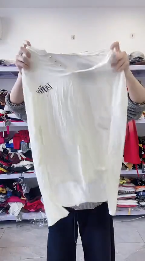 闪电购精品女装111M瑕疵