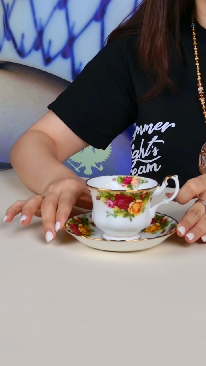 每天下午两点开播（老镇玫瑰）