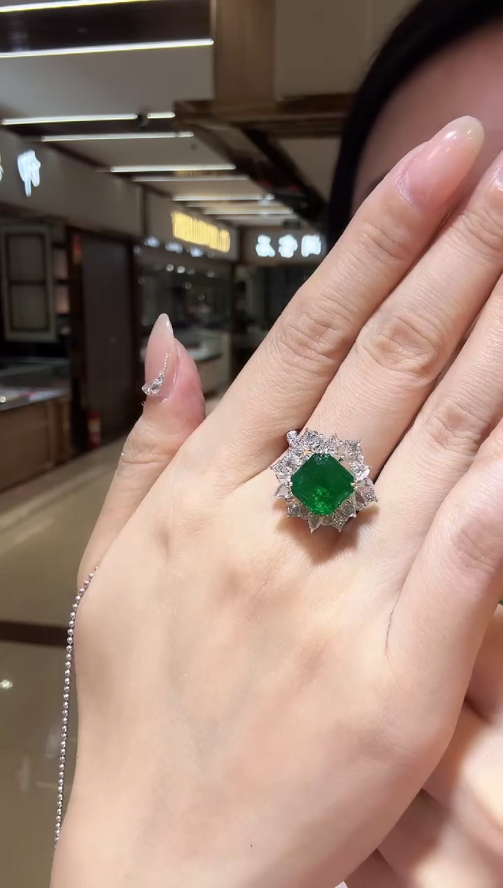 18K金镶嵌戒指祖母绿DZ1109224750