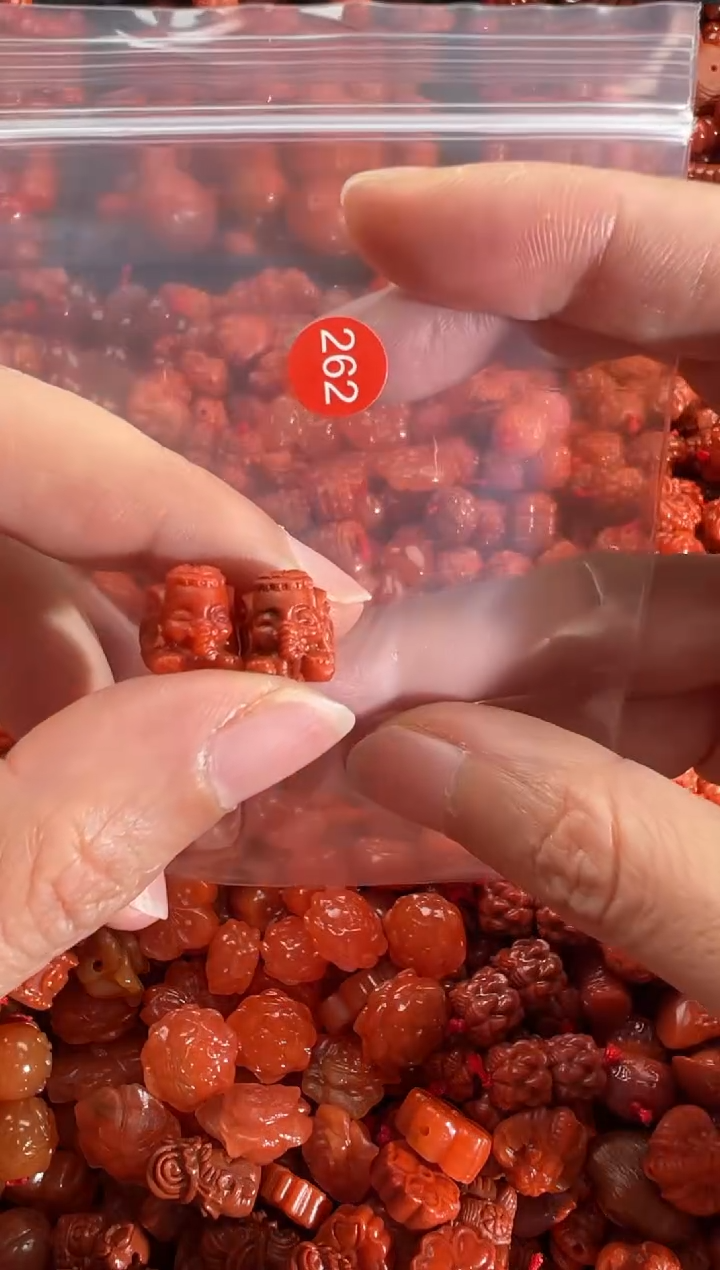 【闪购商品】南红玛瑙颈饰未镶嵌2