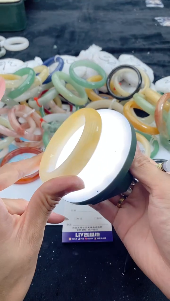 【闪购商品】石英质玉手镯未镶嵌92+58-59