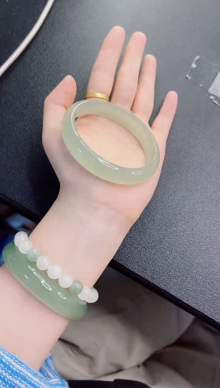 未镶嵌手镯石英质玉82-56