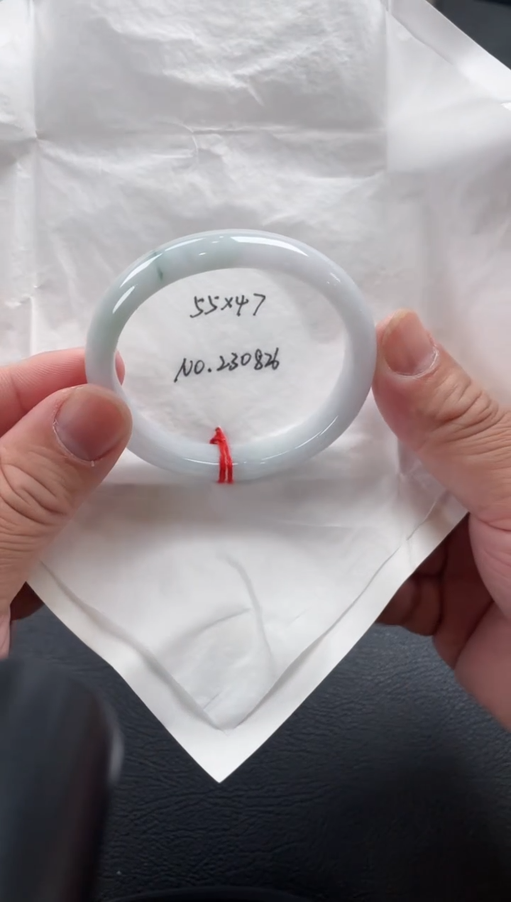 【闪购商品】翡翠手镯未镶嵌55贵妃