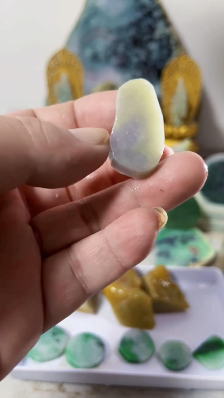 【闪购商品】翡翠吊坠(不含链)未镶嵌A394