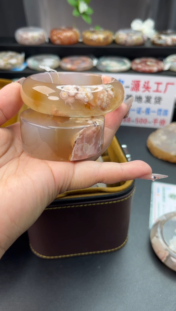 未镶嵌手镯石英质玉（58圈口）赠送镯心 